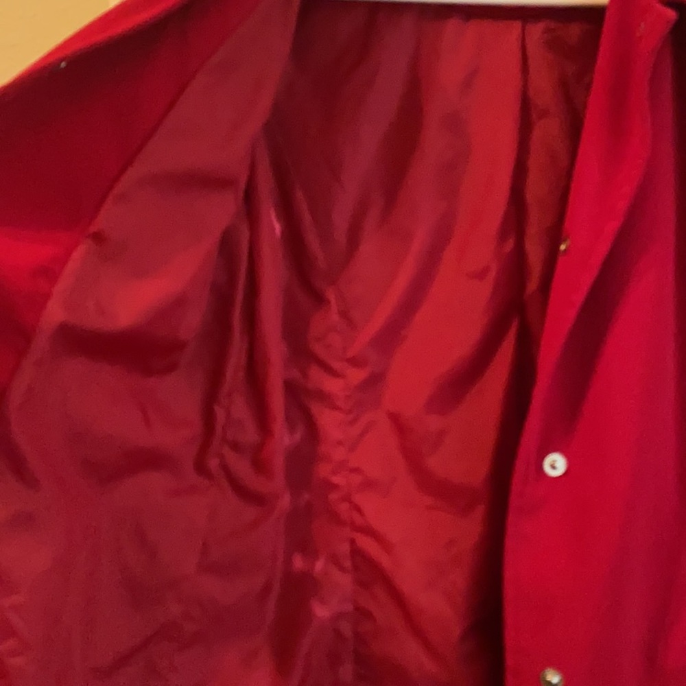 Red jacket - Picture 4 of 6